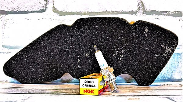 スズキ アドレスV125S/ベーシック '10-'11 CF4MA-100001~ 適合 スパークプラグ+エアークリーナーエレメントお得セット!拍卖