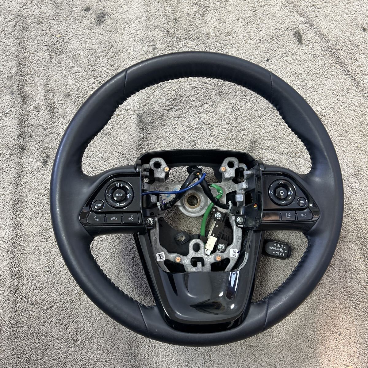 14 トヨタ ZVW 51 50 プリウス 後期 ステアリング ハンドル クルコン スイッチ レザー J-2拍卖