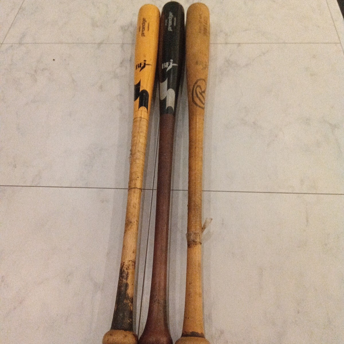 硬式木製バット 3本セット クラック有り SSK プロエッジ 岡本型 金本型 ローリングス マスコットバット トレーニングバット拍卖