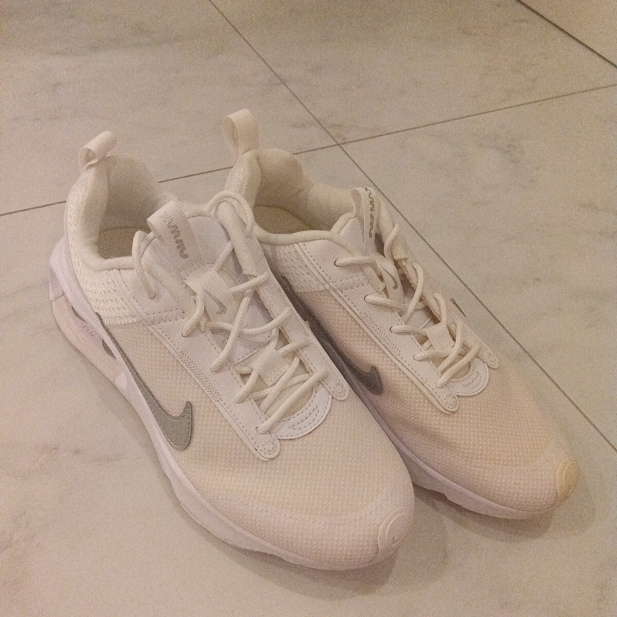 NIKE AIRMAX DV-5695-100 ウィメンズ レディース 定価税込み12000円 サイズ24.5cm AIR MAX エアマックス ナイキ拍卖