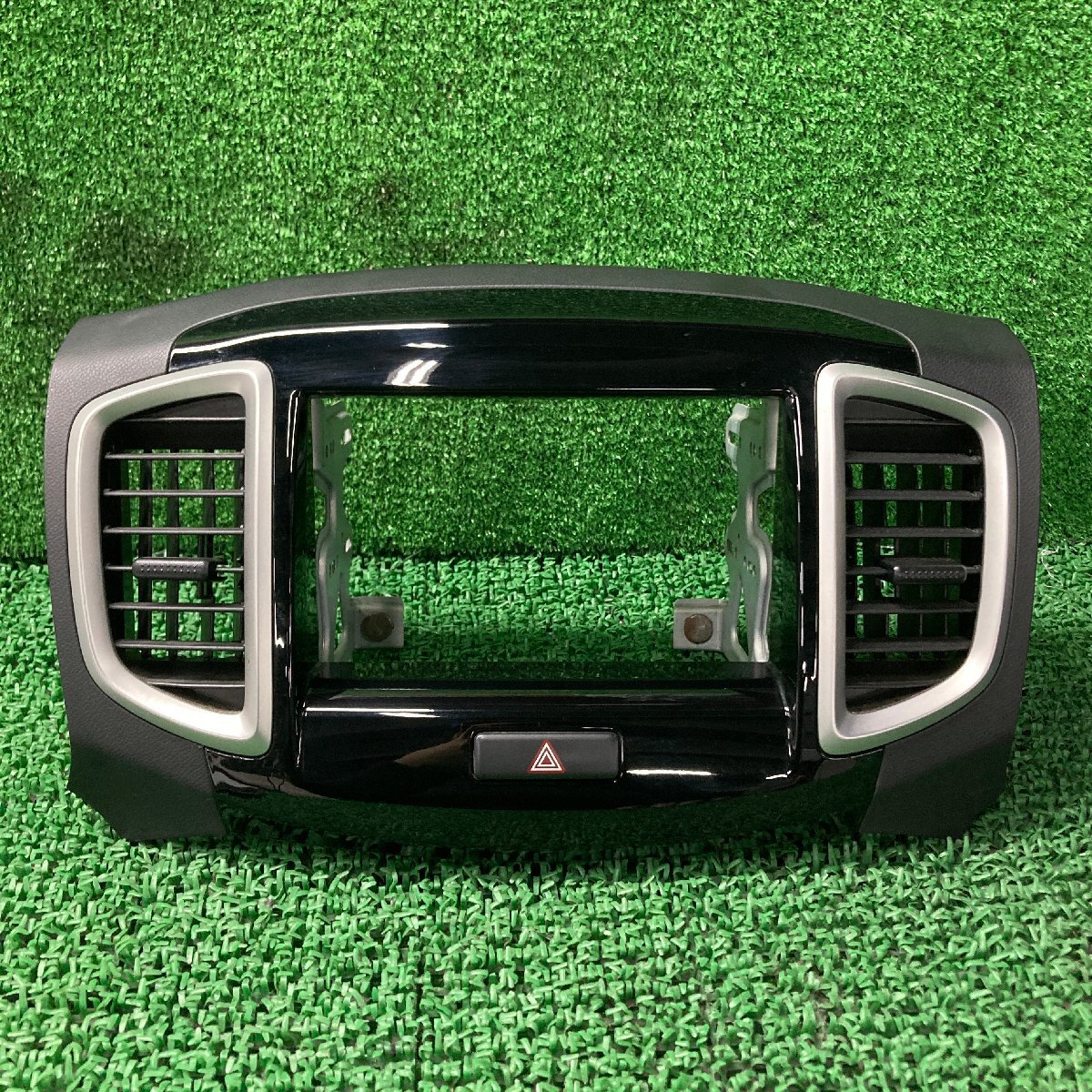 ♪♪ソリオ MA15S オーディオパネル センターパネル(W5734)♪♪拍卖