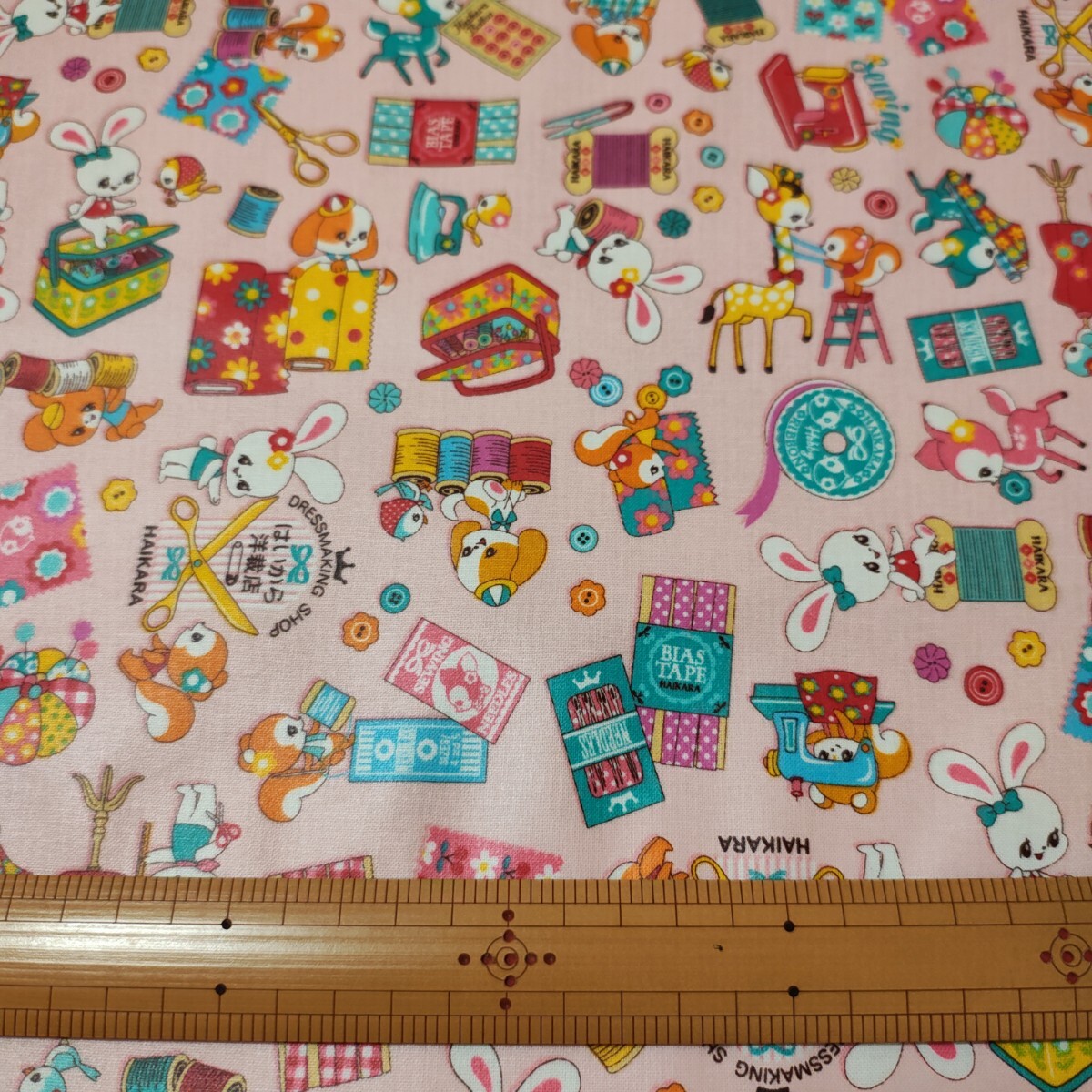 ラミネート生地 はいから横丁 はいから横町 ハイカラ横丁 レトロアニマル 布 昭和レトロ ハギレ 拍卖