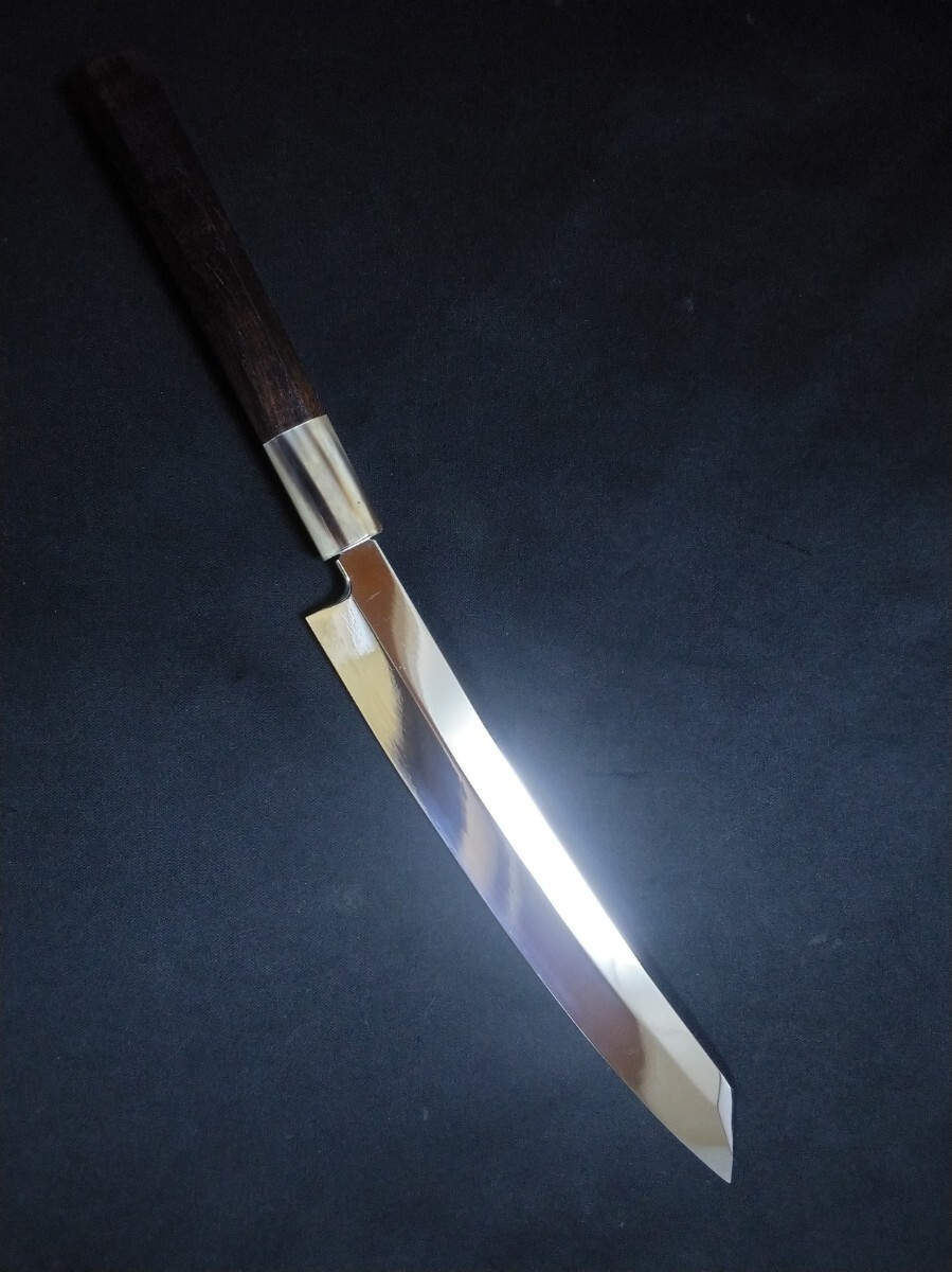 城山刃物製作所(堺業務用刃物メーカー直売)七寸切付け柳刃 手元包丁(商標登録)超鋼スーパー本焼 表鏡面 黒檀八角水牛柄(口輪白黒選択可)拍卖