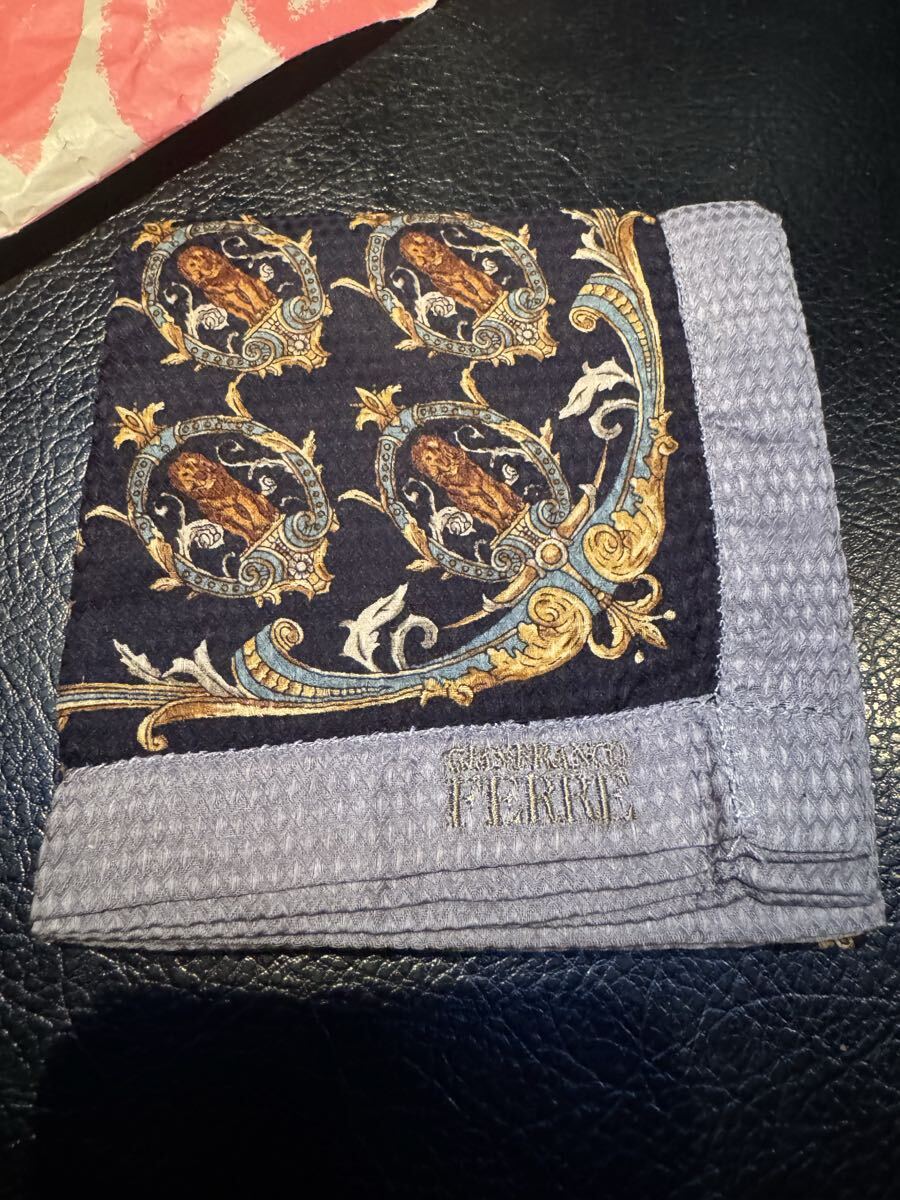 スカーフ ハンカチ  Christian Dior 他 未使用品 3枚セット UNGALO PARIS GIANFRANCO FERRE拍卖