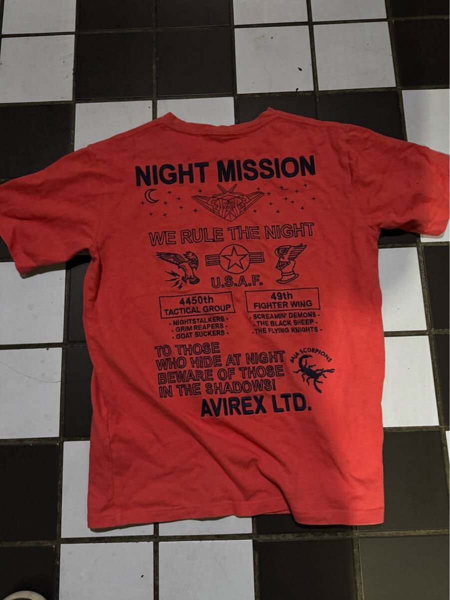 半袖 Tシャツ バックプリント AVIREX 札幌手渡し可能 男性Lサイズ 赤 Night mission拍卖