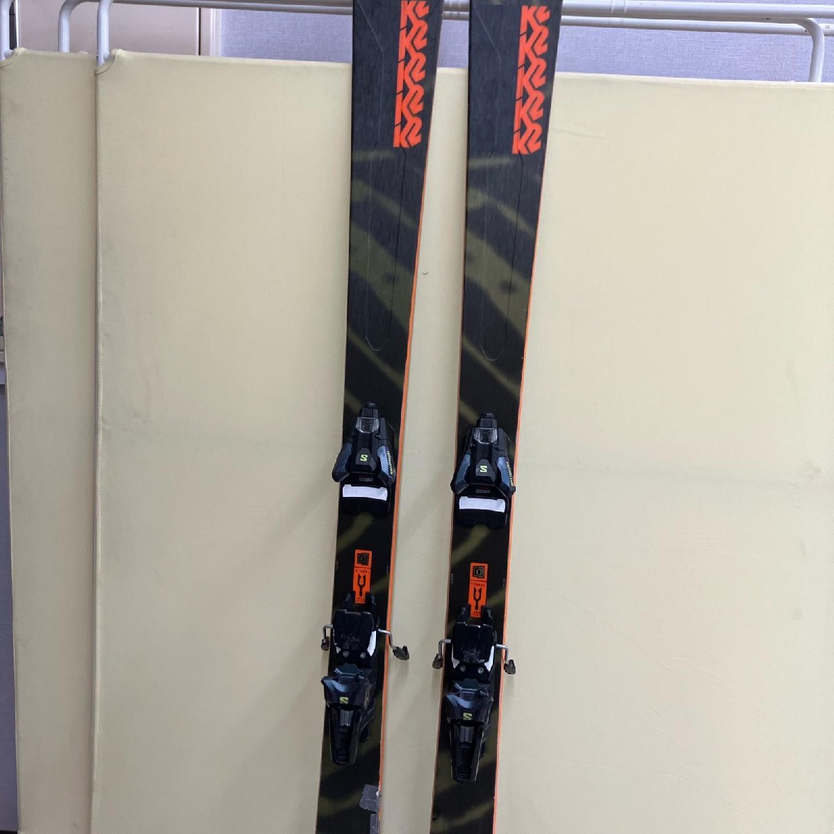 K2 スキー K2 176cm 程度BC MINDBENDER オリーブブラック やや傷や汚れあり拍卖