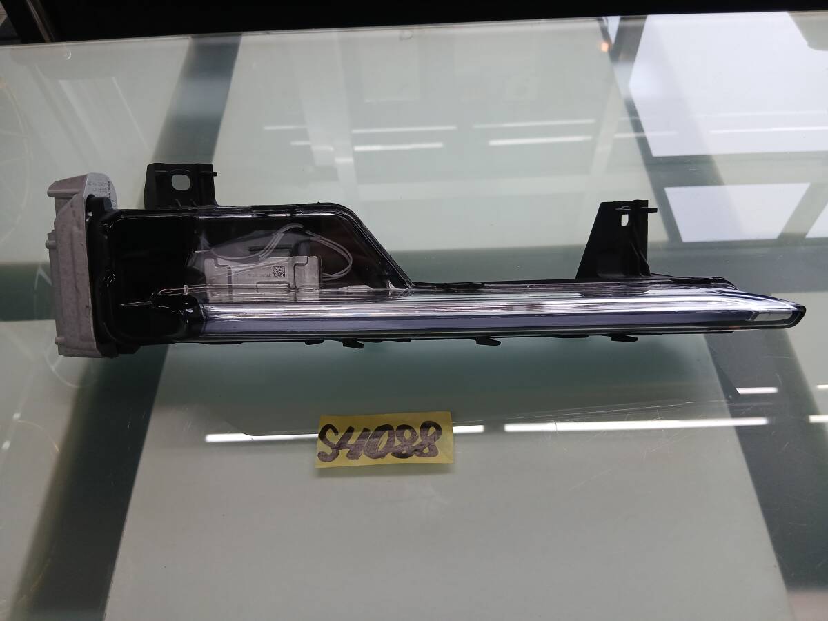 Porsche ポルシェ 992 911 純正 右 デイタイムランニングライト ライト 992941312B S4088拍卖