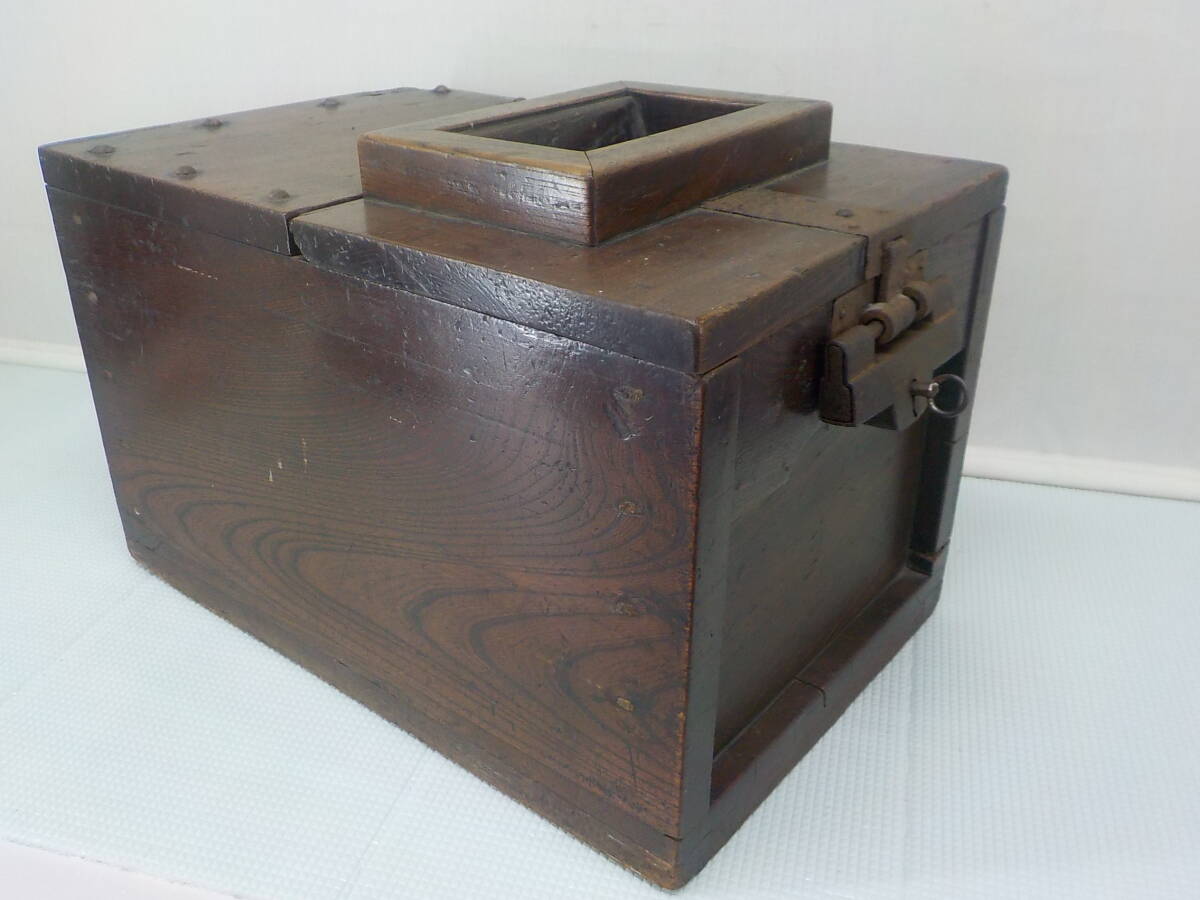 銭函 銭箱 帳場箪笥 和製アンティーク 船箪笥 当時もの 江戸~明治時代 賽銭箱 古道具 古民具 鍵あり 貯金箱拍卖