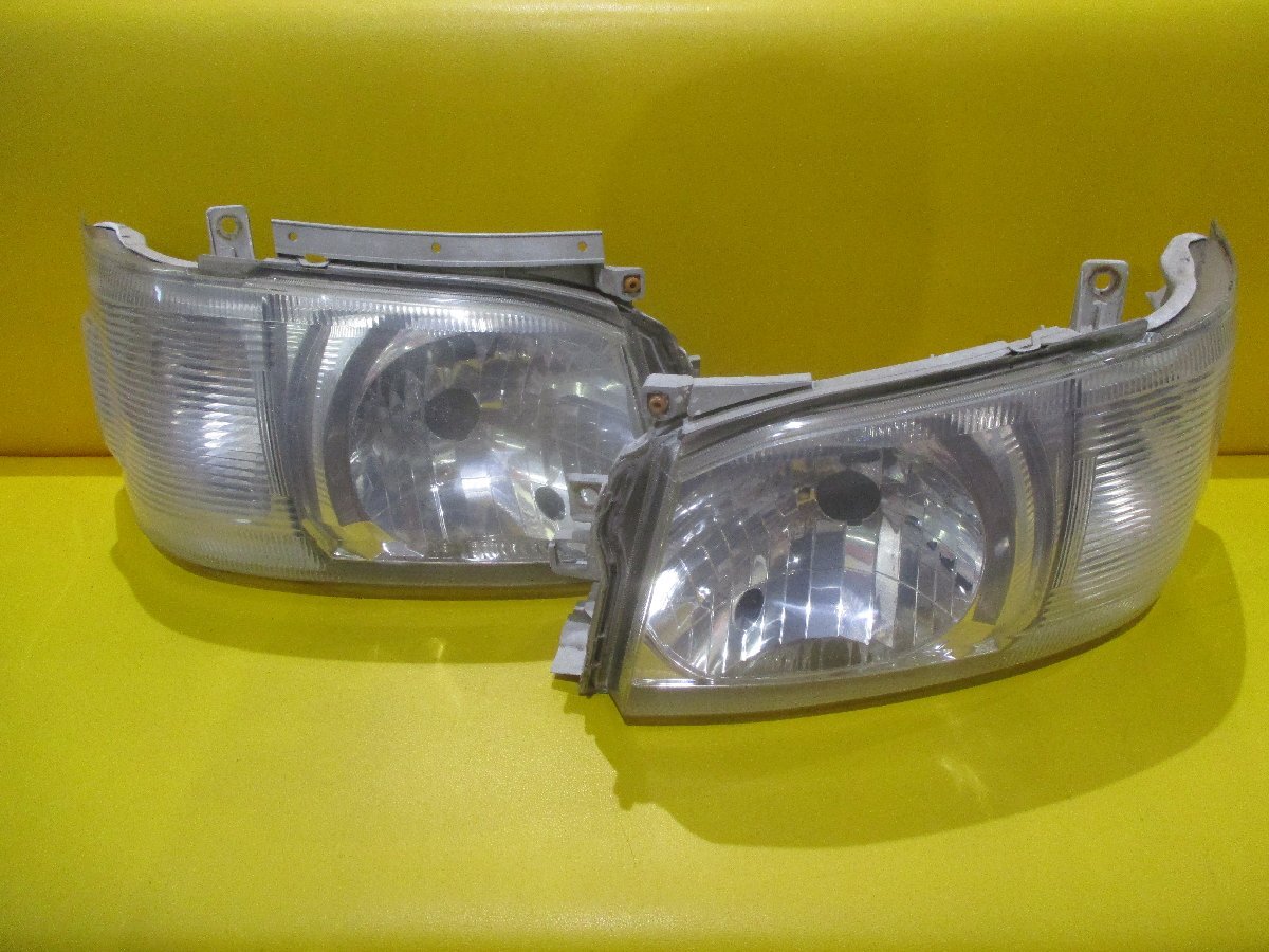 中古★トヨタ純正 200系ハイエース/レジアスエース ヘッドライト 左右セット★KOITO 26-117/HCR-184★TRH200/KDH201★即納拍卖
