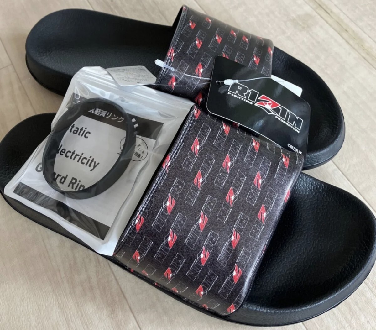 即決 ライジン RIZIN シャワーサンダル【M】新品タグ&リストリング付き拍卖