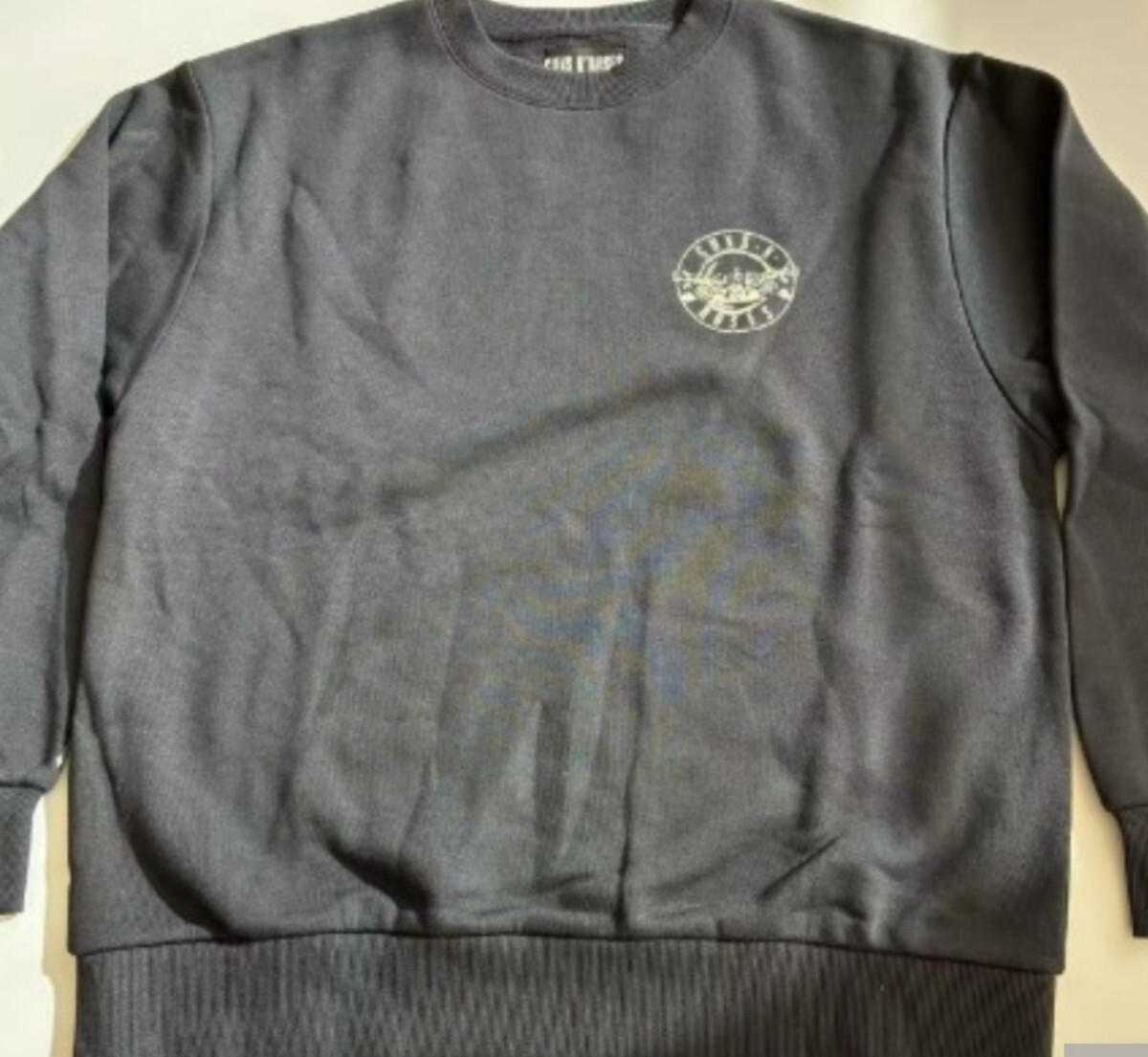 即決 ガンズ・アンド・ローゼズ メンズ ライセンス 裏起毛トレーナー【M】新品タグ付き Guns N' Roses ガンズ スウェット拍卖