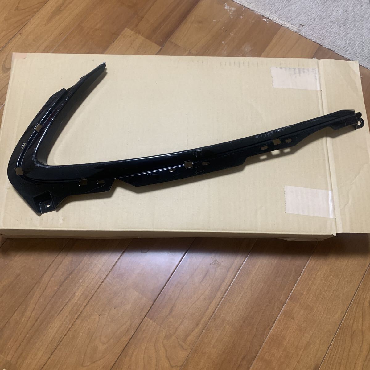 【中古品】スズキ 隼ハヤブサ EJ11A 左サイドカウル 黒 サイドモール サイドカバー拍卖