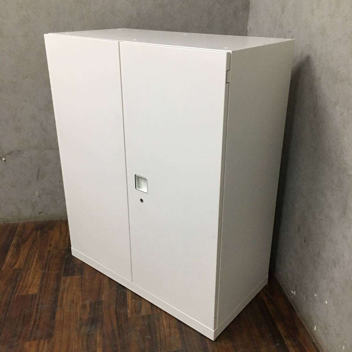 ww4/4 okamura 両開き 書庫 鍵付き W90×D45×H105cm ローキャビネット 棚 収納 収納棚 オフィス 店舗 事務 オフィス家具 ★直接引取歓迎◎拍卖