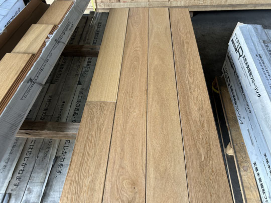 K-2022-T2-1018【赤字在庫激安大処分A-品】天然木突板 オーク 複合乱尺ウレタン塗装クリア フロア フローリング材床材拍卖