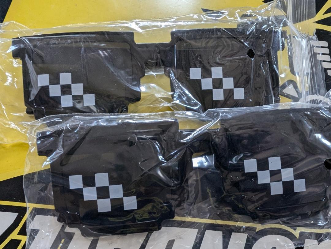 2個 新品 メンズ レディース サングラス 黒 モザイク 8bit ゲームドット拍卖