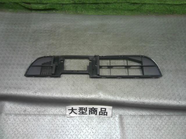 ダイハツ(DAIHATSU)※同梱不可※ムーヴキャンバス LA800S ラジエータグリル 品番 53112-B2220 バンパー内ロア 無塗装拍卖