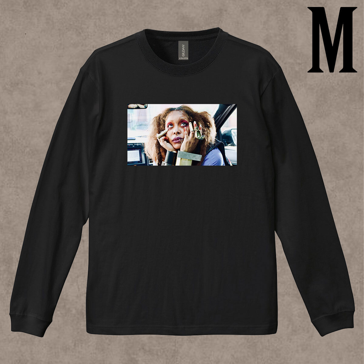 エリカ・バドゥ Erykah Badu フォトプリント リブ付き 長袖 Tシャツ ロンT キレイめ カジュアル 半袖 6.0oz コットン100% ユニセックス M拍卖