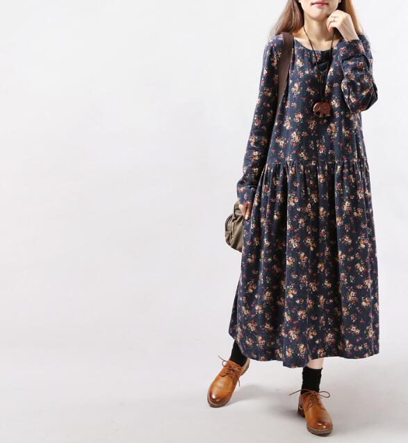 新入荷新品 紺色地に小花柄がおしゃれなロング丈ワンピ 大きいサイズ ナチュラル系 長袖コットンワンピ拍卖