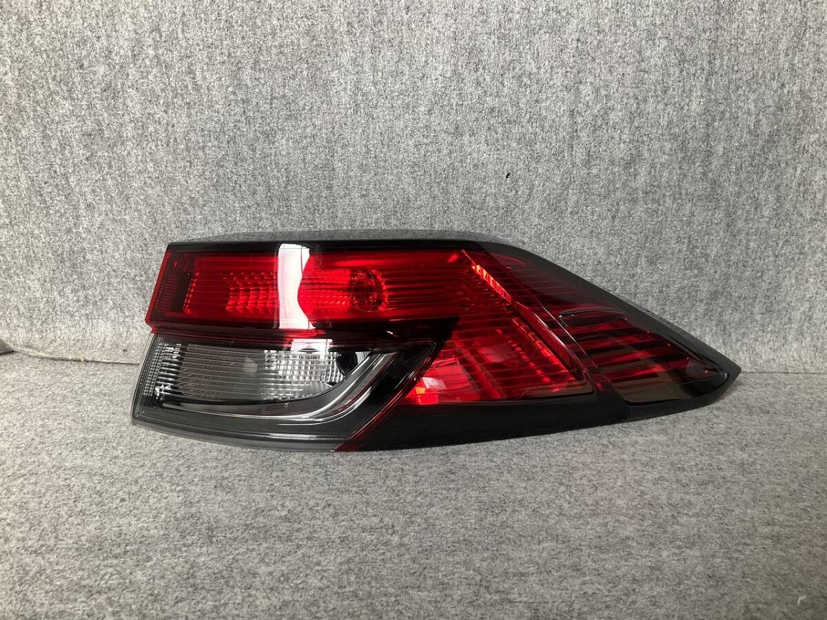 5367-Z21 カローラクロス ZSG10/ZVG11 テールレンズ LED 右 ☆拍卖