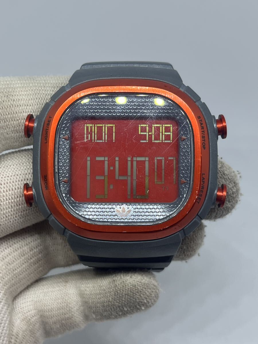adidas 稼働品 ADH2131 デジタル クォーツ 腕時計 アディダス オレンジ グレー 拍卖