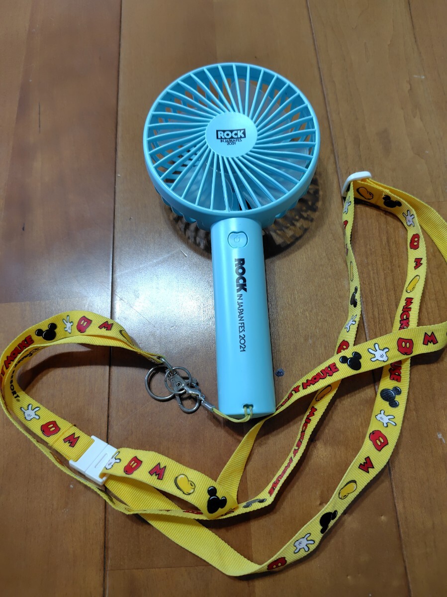 ジャンク扱い 未使用品 ロックインジャパン 2021 モバイルファン 100均ストラップ付き  ハンディファン 手持ち携帯扇風機 充電式拍卖