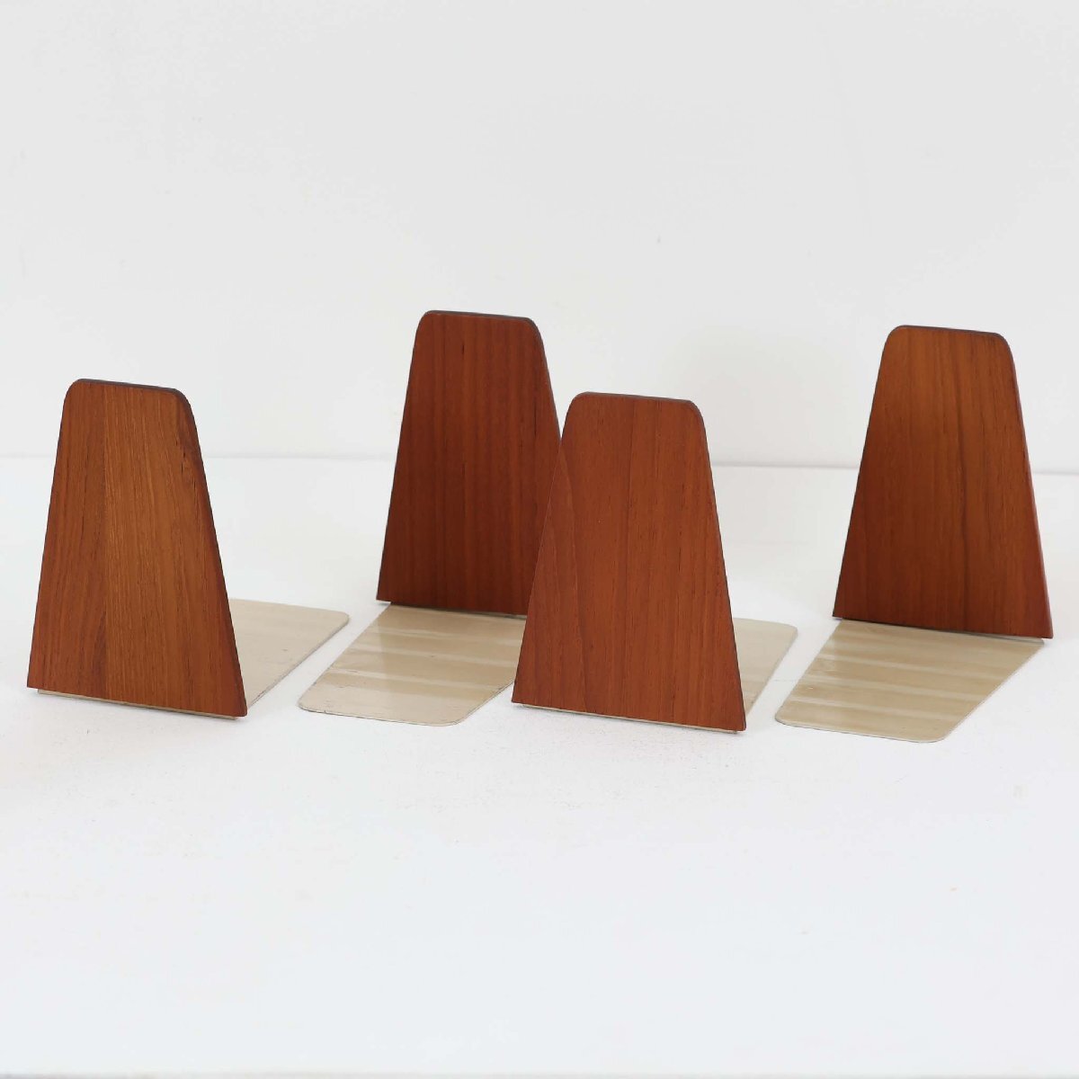 デンマーク製 北欧ビンテージ チーク材のブックエンド 4つセット 北欧 北欧インテリア 北欧家具 ハンス ウェグナー拍卖