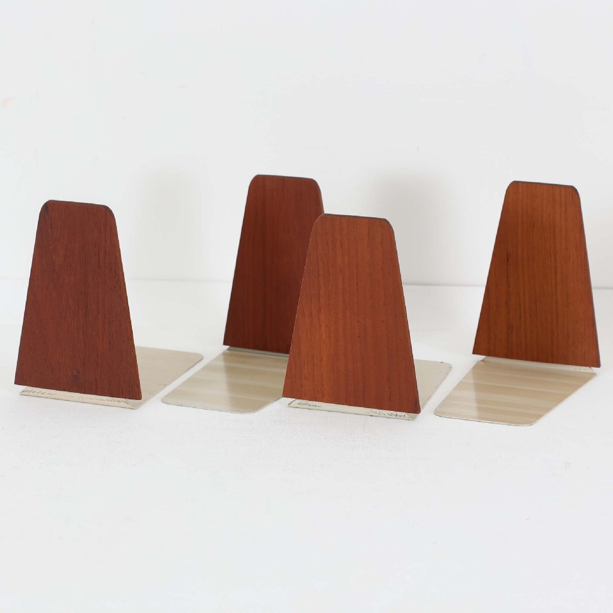 デンマーク製 北欧ビンテージ チーク材のブックエンド 4つセット 北欧 北欧インテリア 北欧家具 ハンス ウェグナー拍卖