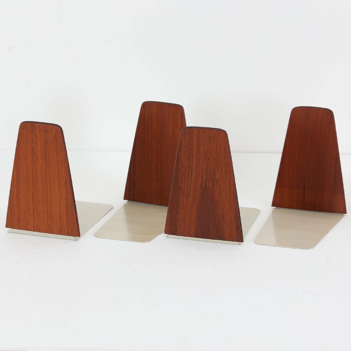 デンマーク製 北欧ビンテージ チーク材のブックエンド 4つセット 北欧 北欧インテリア 北欧家具 ハンス ウェグナー拍卖