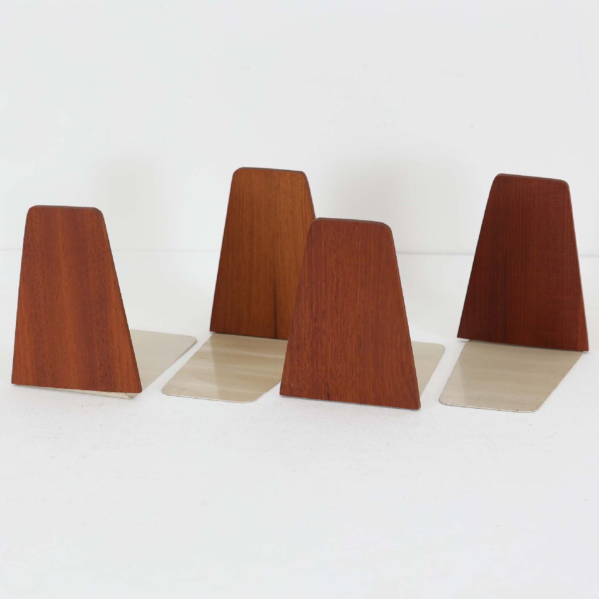 デンマーク製 北欧ビンテージ チーク材のブックエンド 4つセット 北欧 北欧インテリア 北欧家具 ハンス ウェグナー拍卖
