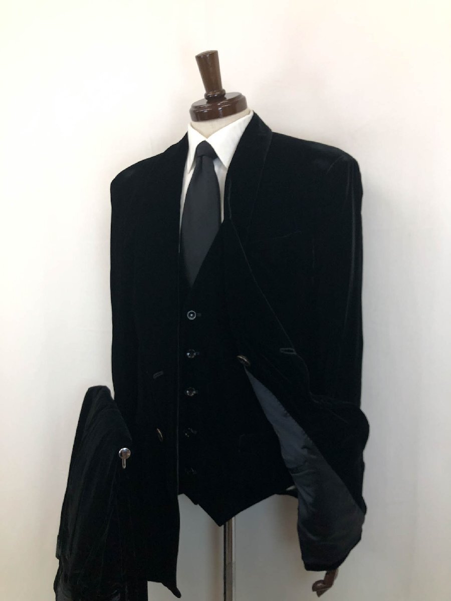 美品【ジョルジオアルマーニ GIORGIO ARMANI】最高級 黒ラベル KSGH10 OS200 4B 3ピーススーツ (メンズ) 56 黒 無地 ベロア◇32RMS2302拍卖
