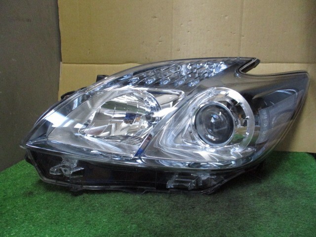 プリウス ZVW30 ヘッドランプ ヘッドライト 左側 81170-47231拍卖