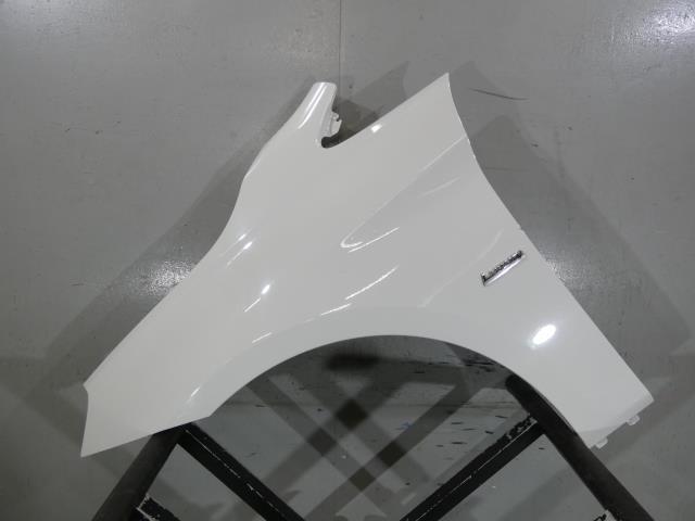 BMW F46 2シリーズ 218i DBA-2D15 左フロントフェンダー B38A15A 251305拍卖