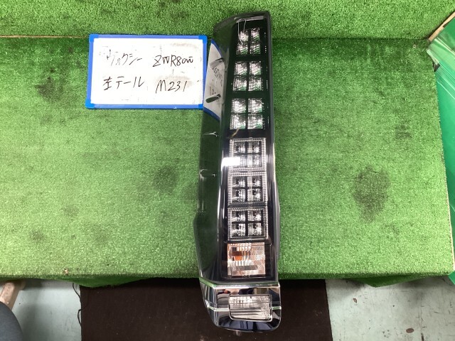 ヴォクシー ボクシー DAA-ZWR80W 左テールランプ ハイブリッドZS 煌2 7人拍卖