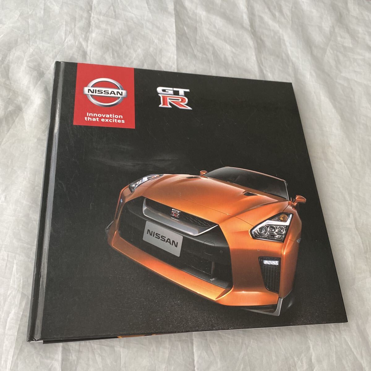 ■ニッサン・GT-R カタログ■R35 GT-R 2017Y■ハードカバー■2018年拍卖