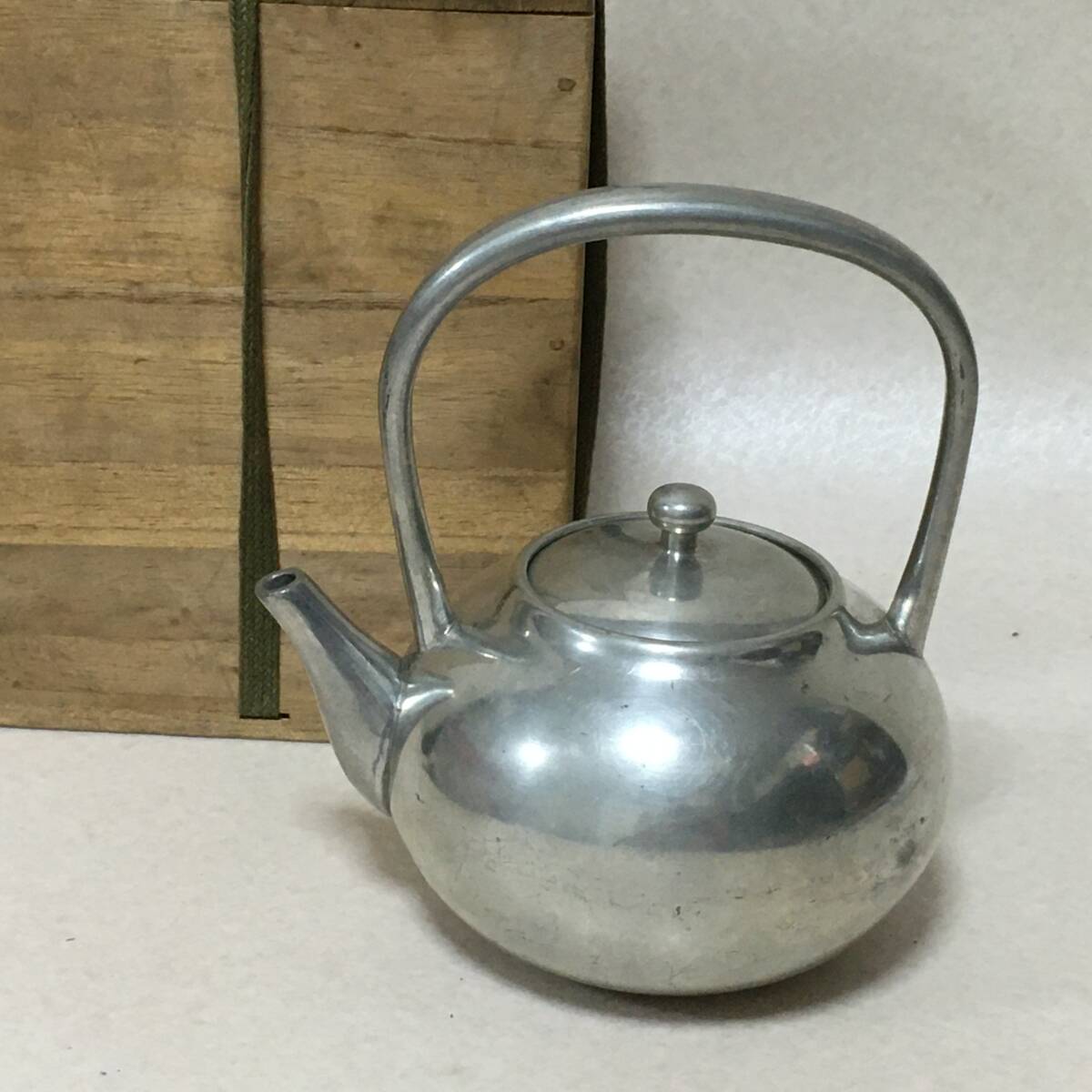 E626 盛原堂 錫製 急須 465g 木箱付 茶器 煎茶道具 酒器 拍卖