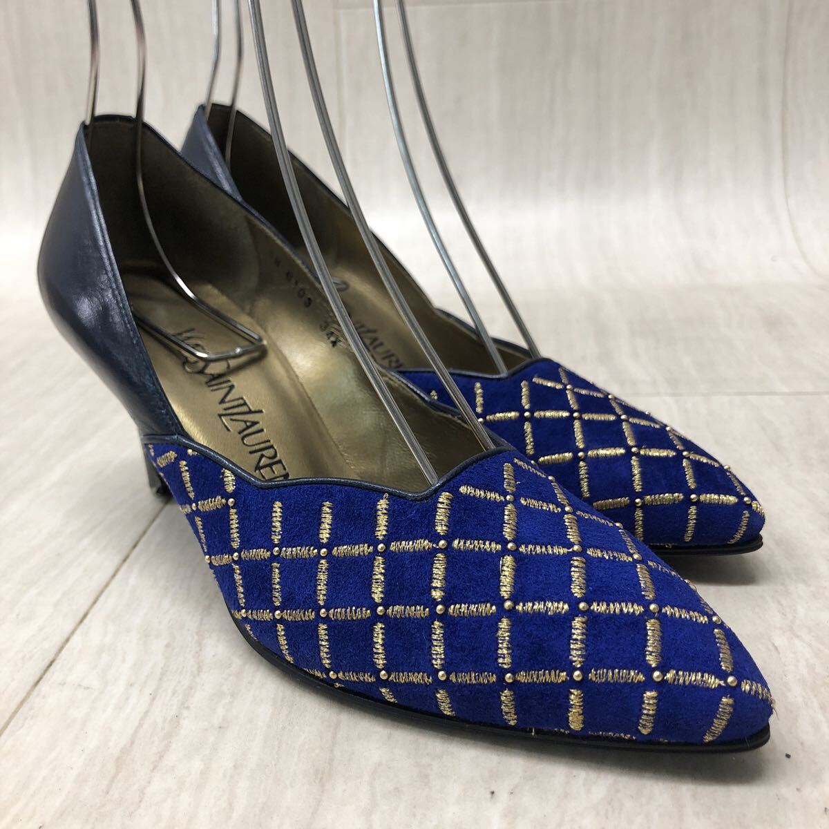 M302 FN-250919-1156 Yves Saint Laurent イヴ・サンローラン パンプス ヒール スエードパンプス チェック柄 ブルー レディース 34 2/1拍卖