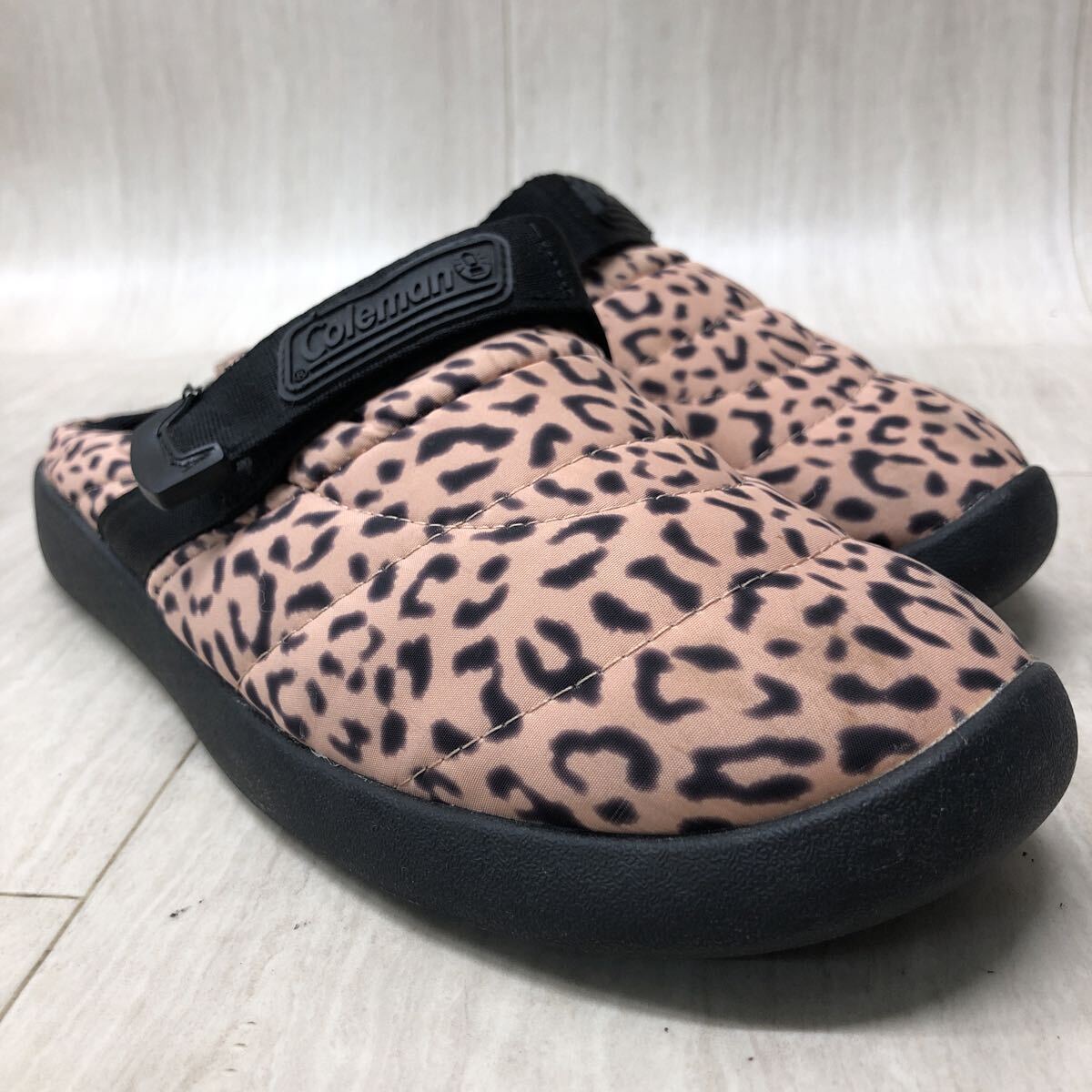 M302 FN-250919-1152 Coleman コールマン アウトドアサンダル スリッポン 防寒 豹柄 ベージュ系 レディース 25cm拍卖