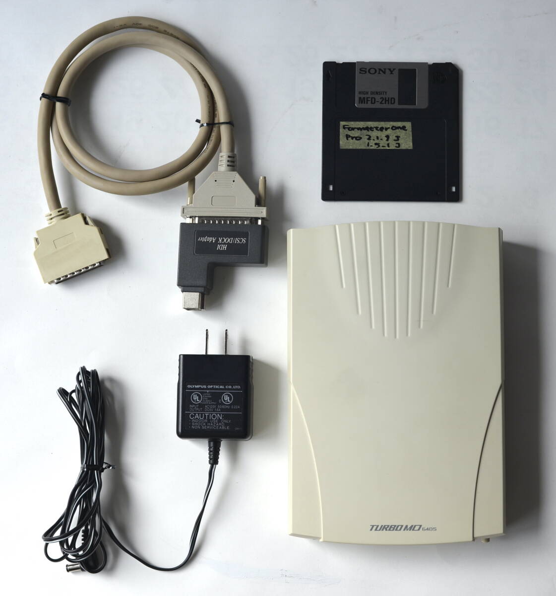 OLYMPUS SCSI MOドライブ TURBO MO 640S Model:MOS360S For Mac 一式  拍卖