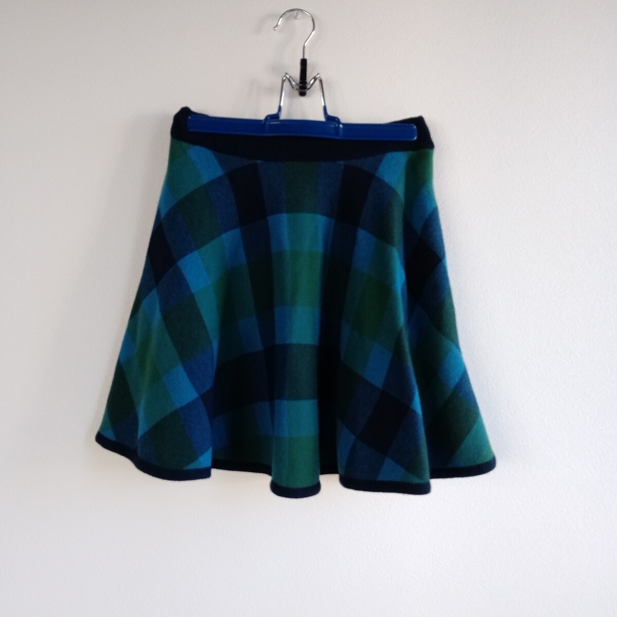 ファミリアグリーンチェックニットスカート拍卖