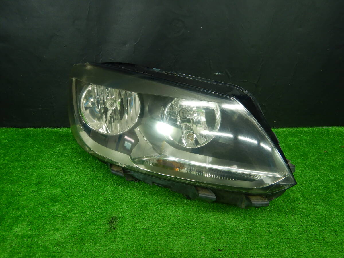 15B】【送料記載】 フォルクスワーゲン ゴルフトゥーラン 右ヘッドライト 1T2 941 006 G AL 0 301 268 602 00 【507115】拍卖