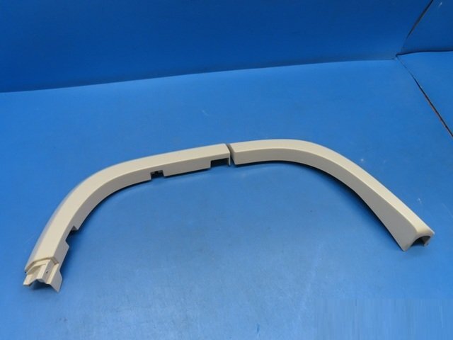 【即決有】 ランドクルーザー ランクル 70 純正 右 リア フェンダーモール オーバーフェンダー 61063-60040 61607-60050 (n011168)拍卖