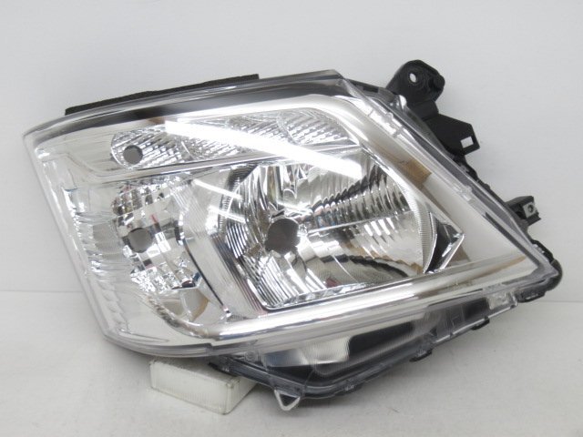 【即決有】 キャラバン NV350 E26 後期 純正 右 ヘッドライト ハロゲン 刻印 A ICHIKOH 1946 (n011379)拍卖