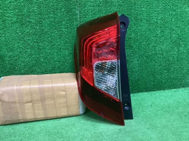 フィット DBA-GK5 左テールランプ 15X RP46P 33550-T5A-J21拍卖