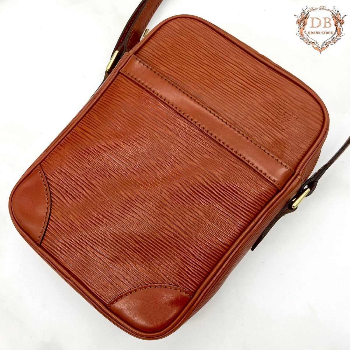 ルイヴィトン エピ ダヌーブ ショルダーバッグ ケニアブラウン 斜め掛 男女兼用 Louis Vuitton メンズ バッグ 茶 メッセンジャー 鑑定済み拍卖