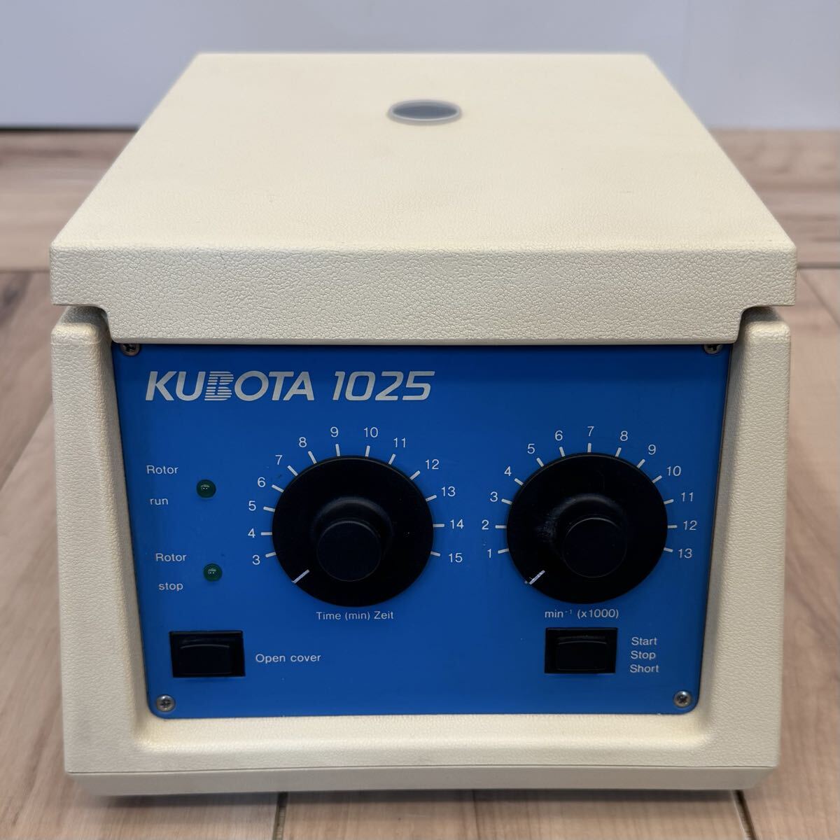 ★回転OK★遠心分離機★卓上型★小型★ミニ★遠心機★KUBOTA★実験★研究★化学★ラボ★クボタ★100V★1025★SR(T763)拍卖