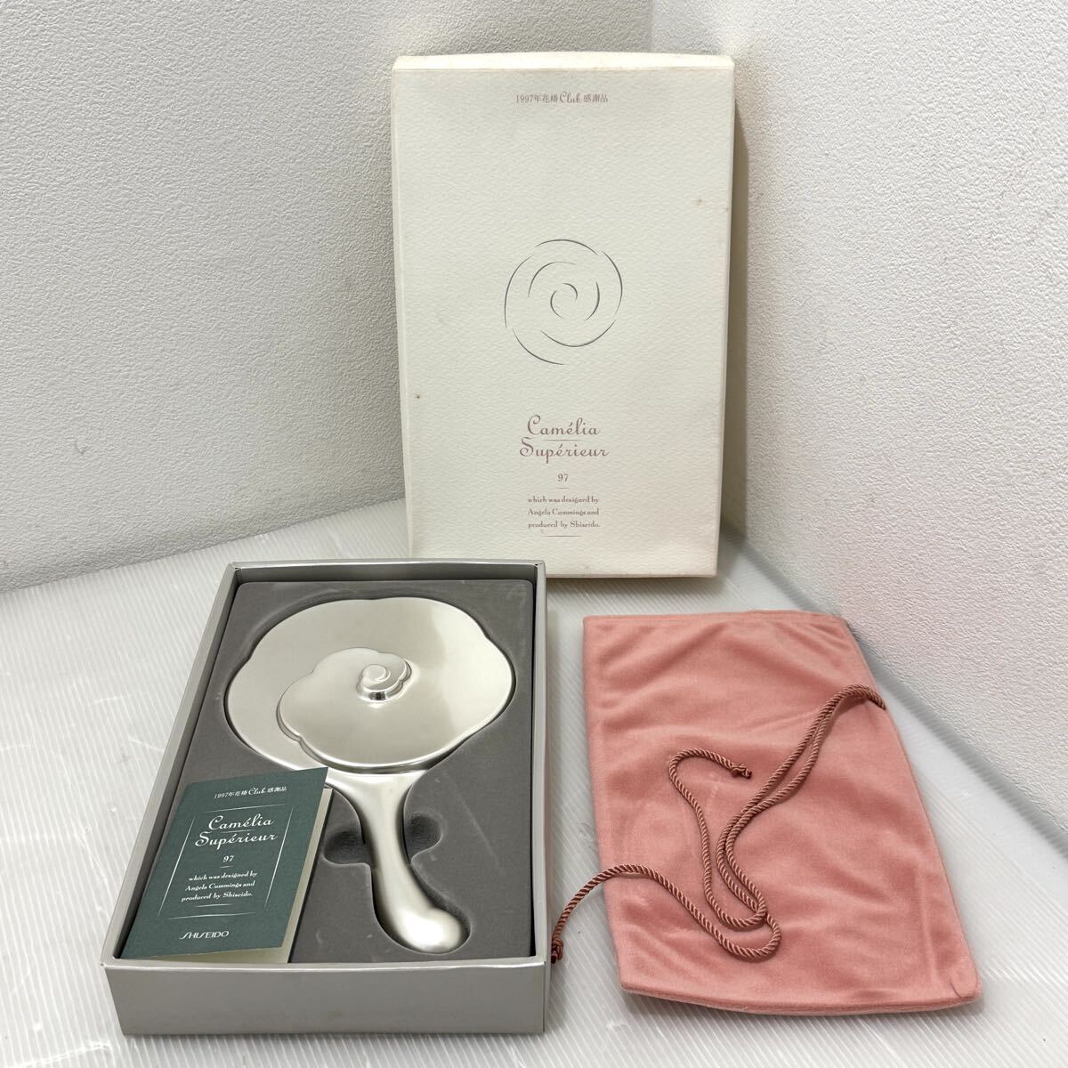 D(0910g6) SHISEIDO 資生堂 花椿club 感謝品 手鏡 鏡 保存袋付き カメリア シュペリオール 全長約22.5cm拍卖