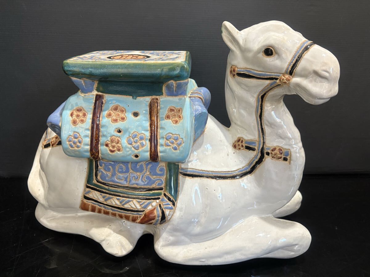 D(0916k2) 陶器製 らくだ 駱駝 花台 庭 ガーデニング インテリア 置物 重さ約3.5kg 拍卖