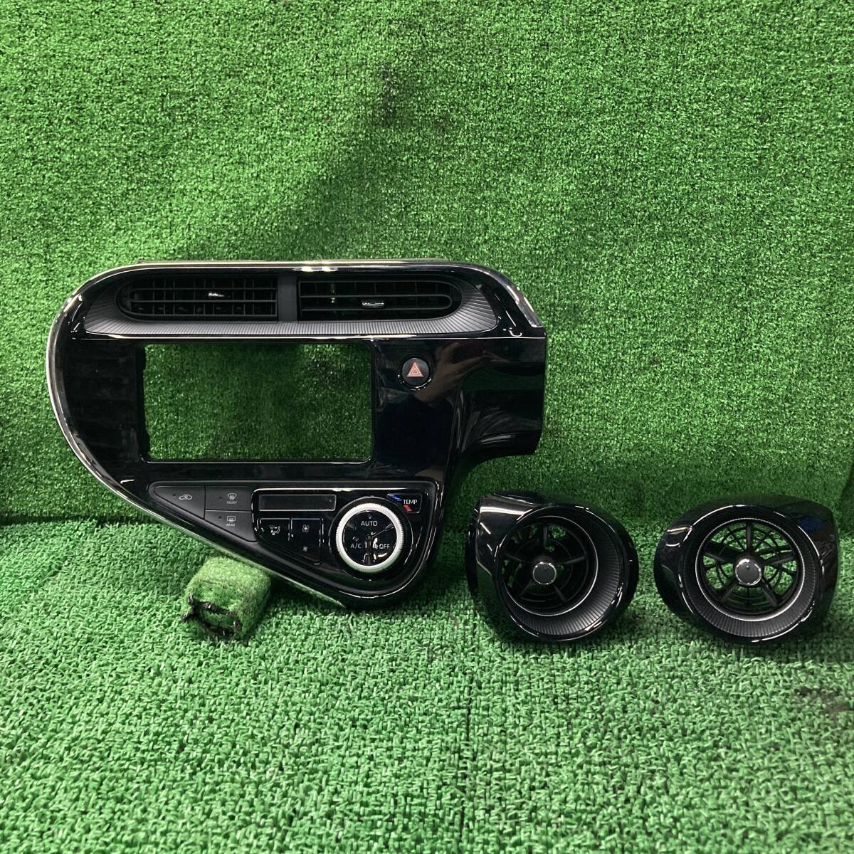 ★☆値下げ再出品!! アクア NHP10 S オーディオパネル エアコンスイッチ ルーバー (A1242)☆★拍卖