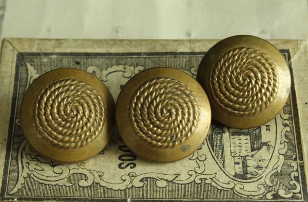 即決 メタルボタン 3個 φ22mm 螺旋 渦巻き ロープ装飾 フランス輸入 ヴィンテージ拍卖