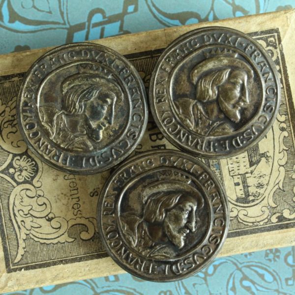 即決 肖像ボタン 3個 φ28mm コイン調 フランス王 人物 横顔 フランス輸入 ヴィンテージ拍卖